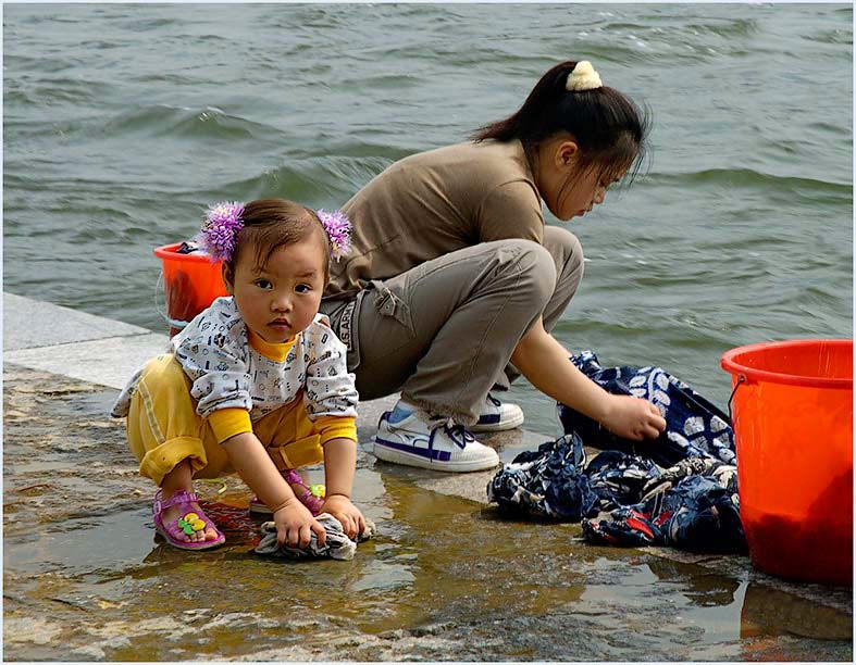 девушки и женщины в фотографиях со всего мира