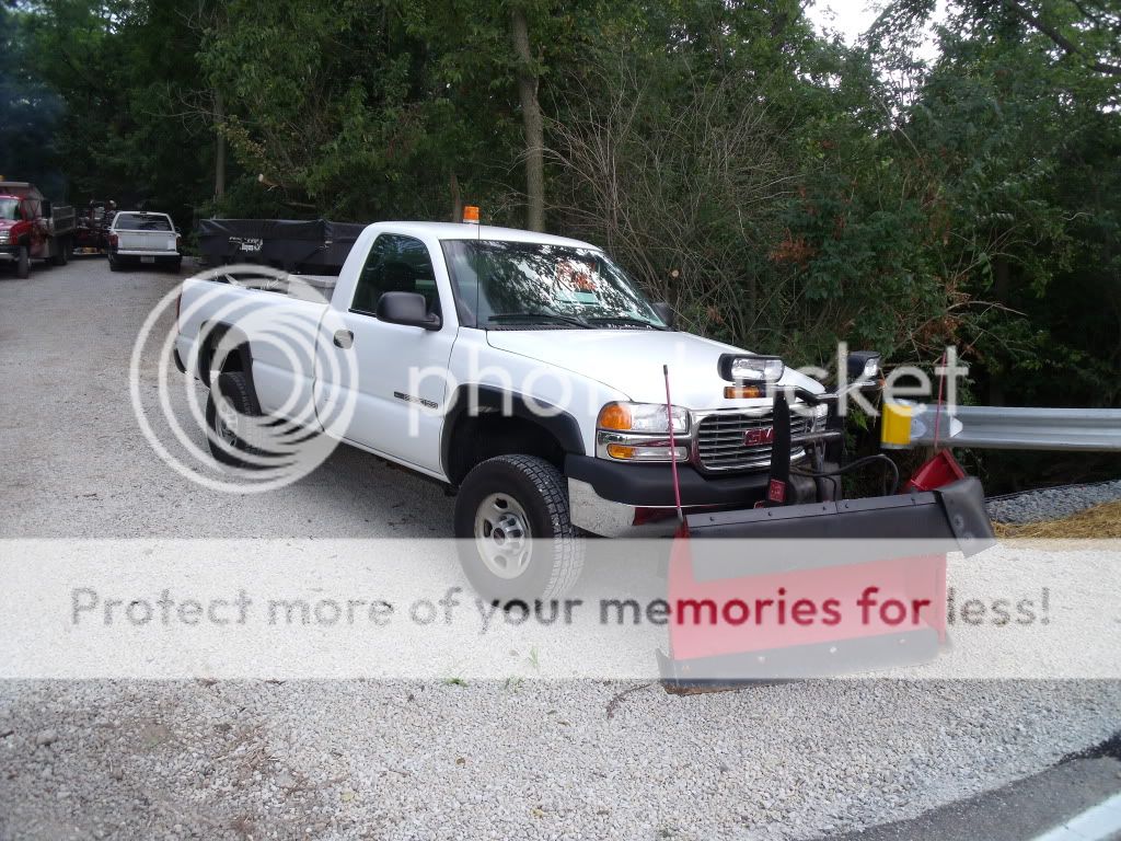 2002 GMC 2500hd 4x4 - Boss Vplow - Buyers Vbox | Lawn Care Forum